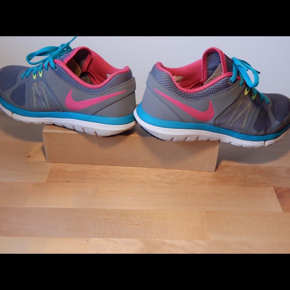 Nike Trainers - Picture 4 of 7